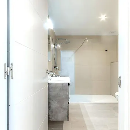 Recently Renovated Seaviews Paradise Court Appartement *