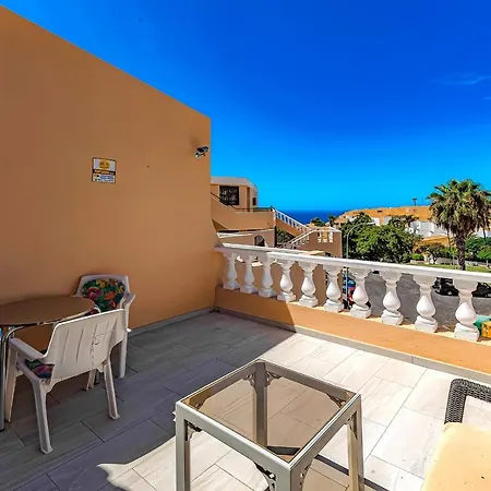 Recently Renovated Seaviews Paradise Court Appartement