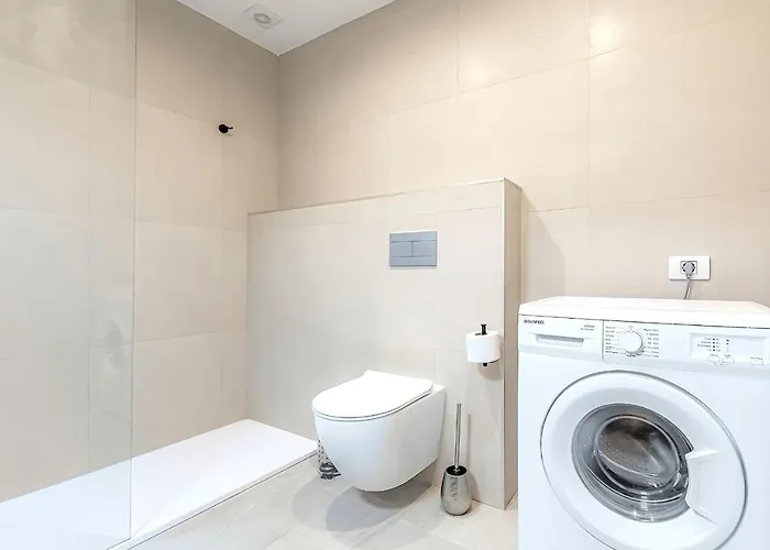 Renovated Seaviews Paradise Court Appartement